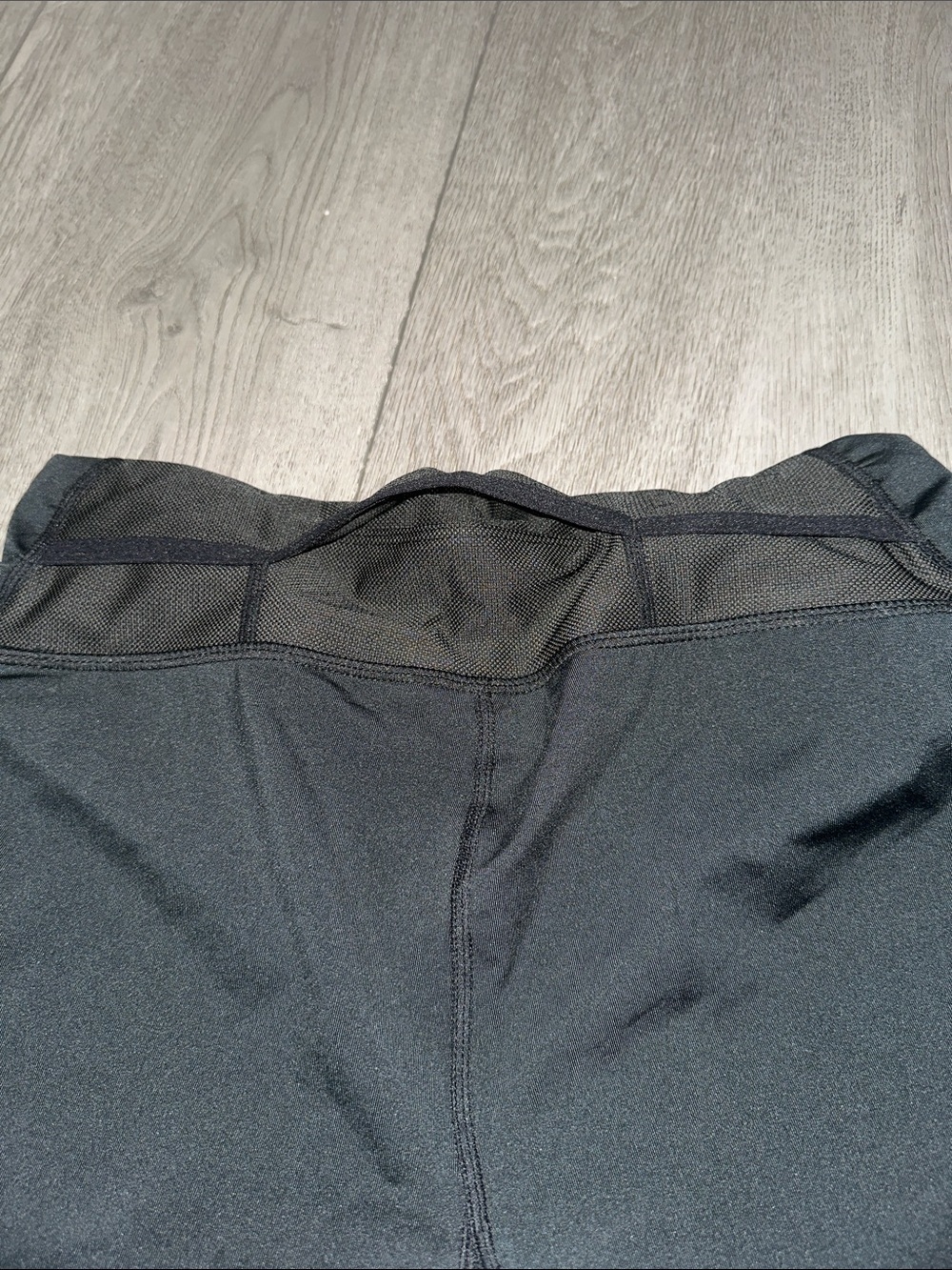 Roadrunner sport Black Active Capri Leggings - size medium - Picture 8 of 8